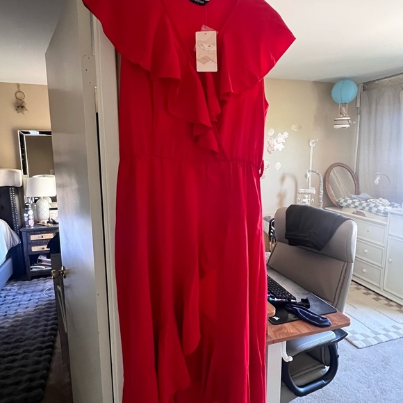 Elegant Red Women's Dress - Picture 1 of 3